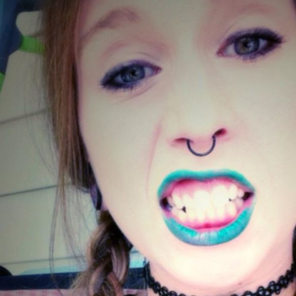 Meet your Posher, Martine - Picture 1 of 1